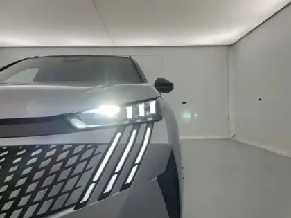 Photo 30 Peugeot 5008  Hybrid 136 e-DCS6