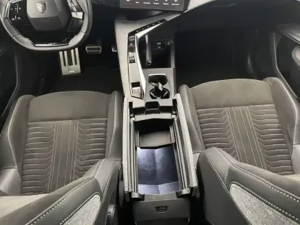 Photo 24 Peugeot 5008  Hybrid 136 e-DCS6