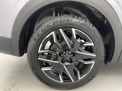 Photo 18 Peugeot 5008  Hybrid 136 e-DCS6