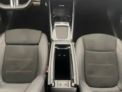 Photo 29 Mercedes GLA  250 e Hybrid EQ 8G-DCT