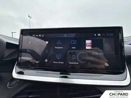 Photo 13 Peugeot 2008  Hybrid 136 e-DCS6