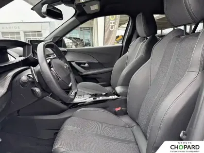 Photo 10 Peugeot 2008  Hybrid 136 e-DCS6