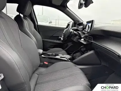 Photo 12 Peugeot 2008  Hybrid 136 e-DCS6