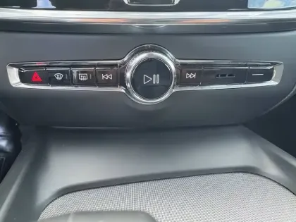 Photo 16 Volvo V60  B4 197 ch Geartronic 8