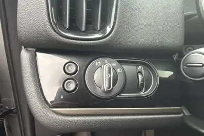 Photo 18 Mini Mini Countryman 125 - 95 ch ALL4 BVA6