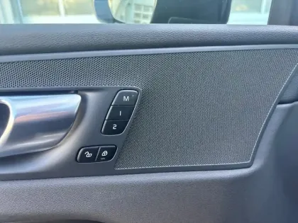 Photo 14 Volvo Xc60  T6 AWD Hybride rechargeable 253 ch+145 ch Geartronic 8