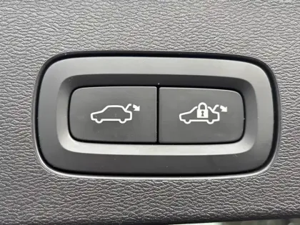 Photo 34 Volvo V60  B3 163 ch DCT 7