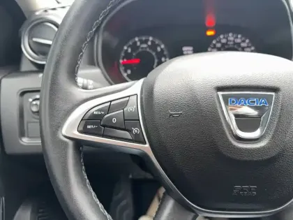 Photo 123 Dacia Duster  TCe 150 FAP 4x2 EDC