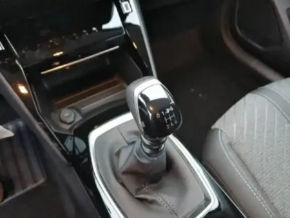 Photo 53 Peugeot 208  100 S&S BVM6