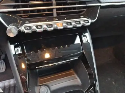 Photo 57 Peugeot 208  100 S&S BVM6