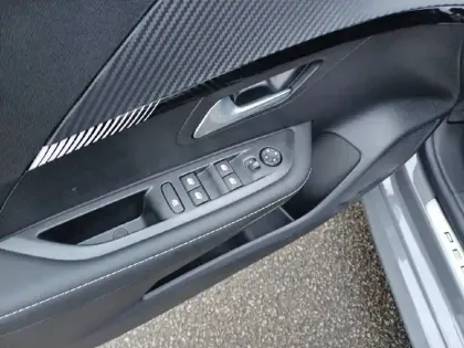 Photo 58 Peugeot 208  100 S&S BVM6