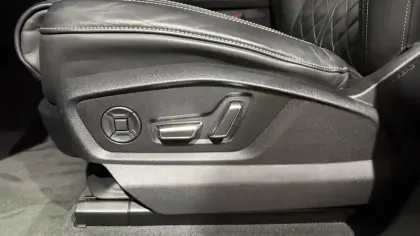 Photo 11 Audi Q8  55 TFSI e 381 Tiptronic 8 Quattro