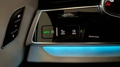 Photo 16 Audi Q8  55 TFSI e 381 Tiptronic 8 Quattro