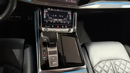 Photo 19 Audi Q8  55 TFSI e 381 Tiptronic 8 Quattro