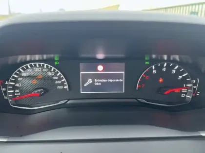 Photo 11 Peugeot 208  PureTech 100 S&S BVM6