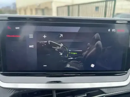 Photo 12 Peugeot 208  PureTech 100 S&S BVM6