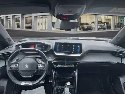 Photo 7 Peugeot 2008  PureTech 130 S&S EAT8