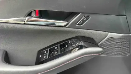 Photo 13 Mazda Cx-30  2.0L e-SKYACTIV G M Hybrid 122 ch 4x2 BVM6