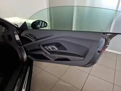 Photo 13 Audi R8  V10 5.2 FSI 540 S tronic 7 RWD