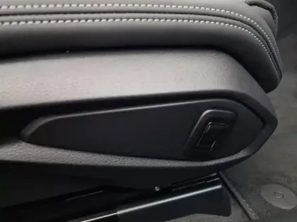 Photo 34 Audi R8  V10 5.2 FSI 540 S tronic 7 RWD