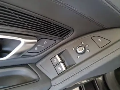 Photo 42 Audi R8  V10 5.2 FSI 540 S tronic 7 RWD