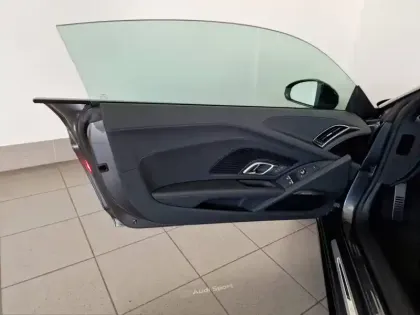 Photo 8 Audi R8  V10 5.2 FSI 540 S tronic 7 RWD