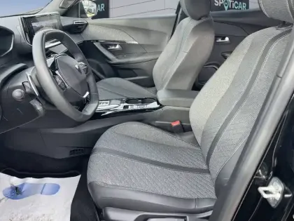 Photo 8 Peugeot 2008  Hybrid 136 e-DCS6