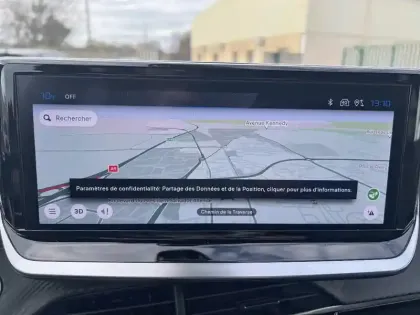 Photo 12 Peugeot 2008  Hybrid 136 e-DCS6