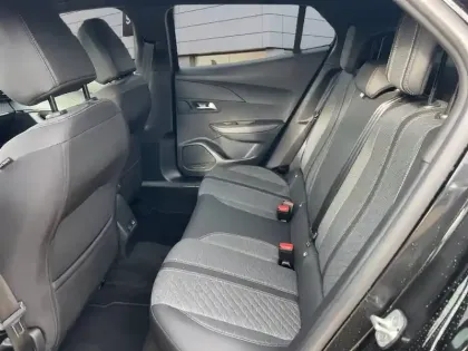 Photo 9 Peugeot 2008  Hybrid 136 e-DCS6