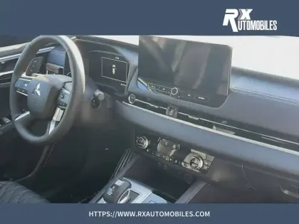 Photo 47 Mitsubishi Outlander  2.4 MIVEC PHEV 306 4WD