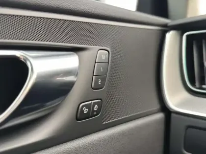 Photo 14 Volvo Xc60  B4 197 ch Geartronic 8