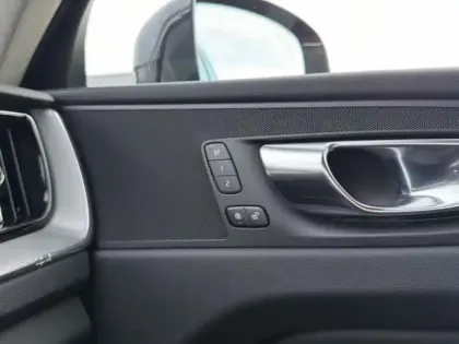 Photo 33 Volvo Xc60  B4 197 ch Geartronic 8