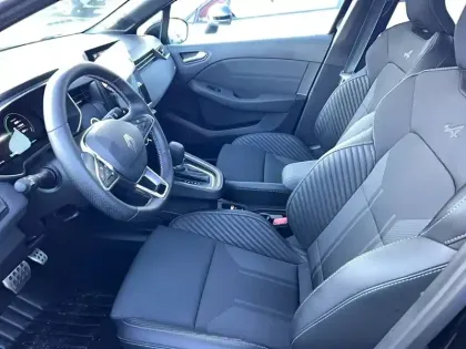 Photo 5 Renault Clio  E-Tech full hybrid 145 ch GSR2