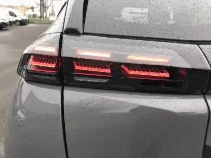 Photo 36 Peugeot 2008  Hybrid 145 e-DCS6