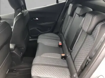 Photo 31 Peugeot 2008  Hybrid 145 e-DCS6