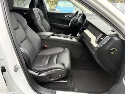 Photo 8 Volvo Xc60  T6 AWD Hybride rechargeable 253 ch+145 ch Geartronic 8