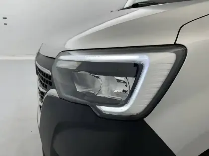 Photo 28 Renault Master  FGN TRAC F3500 L2H2 DCI 135