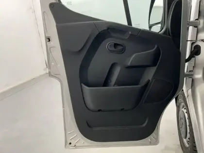 Photo 19 Renault Master  FGN TRAC F3500 L2H2 DCI 135