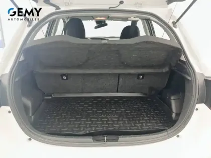 Photo 28 Toyota Yaris  Pro 70 VVT-i