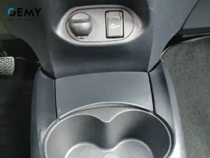 Photo 19 Toyota Yaris  Pro 70 VVT-i