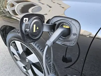 Photo 8 Volvo Xc60  T6 Recharge AWD 253 ch + 145 ch Geartronic 8