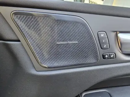 Photo 15 Volvo Xc60  T6 Recharge AWD 253 ch + 145 ch Geartronic 8