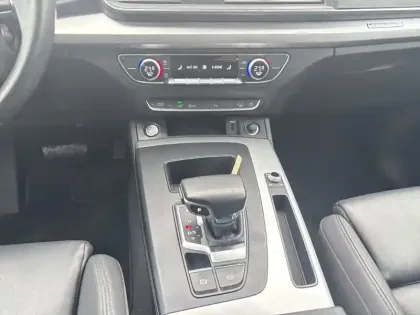 Photo 12 Audi Q5  50 TFSIe 299 S tronic 7 Quattro