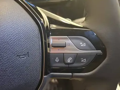 Photo 21 Peugeot 308  BlueHDi 130ch S&S EAT8