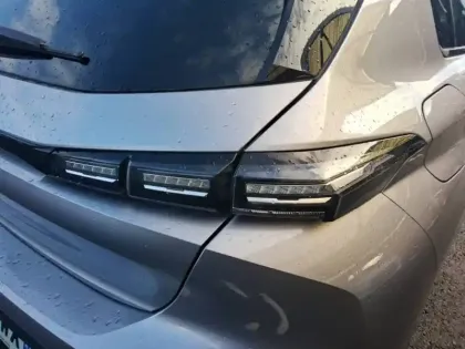 Photo 16 Peugeot 308  BlueHDi 130ch S&S EAT8