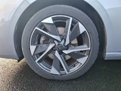 Photo 12 Peugeot 308  BlueHDi 130ch S&S EAT8