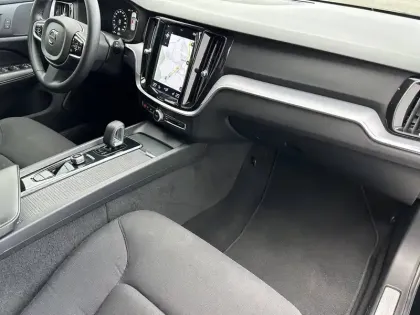 Photo 14 Volvo V60  B4 AWD 197 ch Geartronic 8