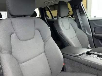 Photo 13 Volvo V60  B4 AWD 197 ch Geartronic 8