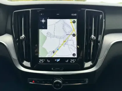 Photo 15 Volvo V60  B4 AWD 197 ch Geartronic 8