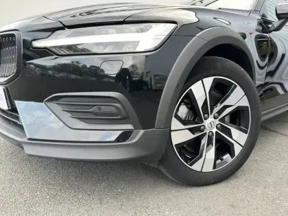 Photo 43 Volvo V60  B4 AWD 197 ch Geartronic 8